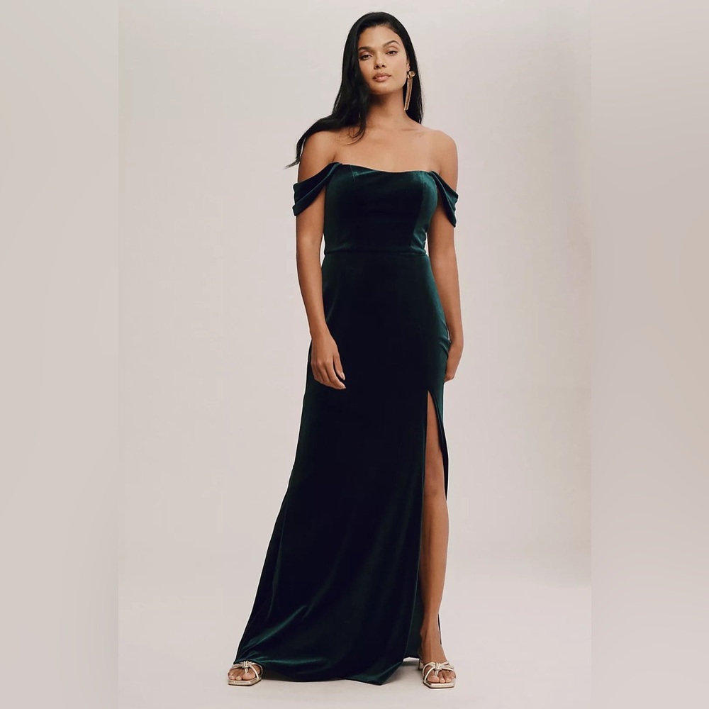 Jenny Yoo Issa Off-The-Shoulder Stretch Velvet Column Gown (size 2)